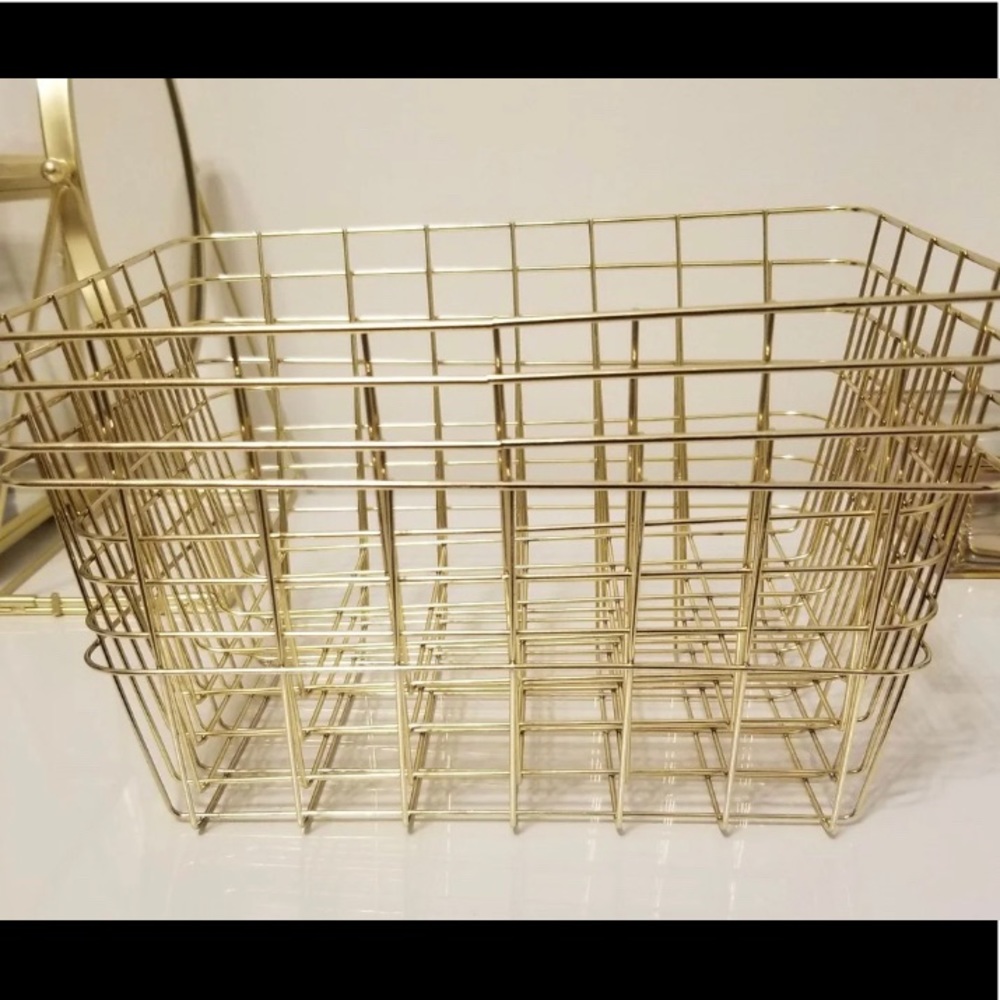 5 gold baskets